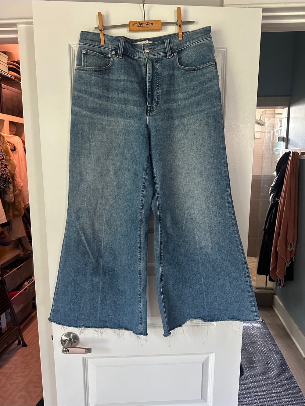 Madewell Wide-Leg flare distressed hem cropped jeans